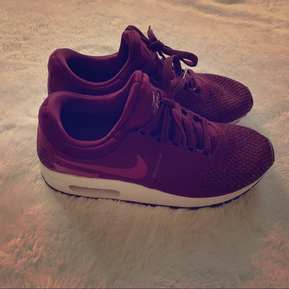 Nike AIR MAX